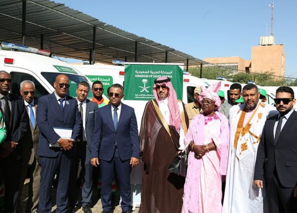 Le ministre de la Santé réceptionne des ambulances équipées du Centre Roi Salman pour le Secours et l’Aide humanitaire