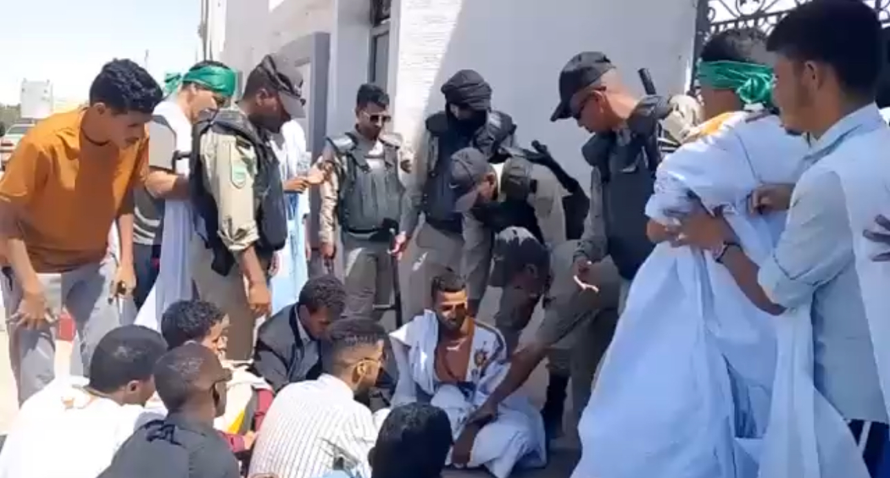 Des étudiants blessés et d'autres arrêtés lors de la dispersion d'un sit-in