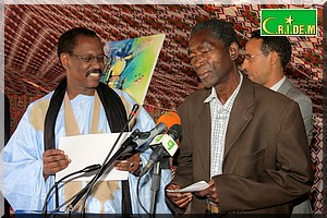 Cérémonie de remise des prix aux lauréats du concours de peinture sur la coopération UE-RIM [PhotoReportage]