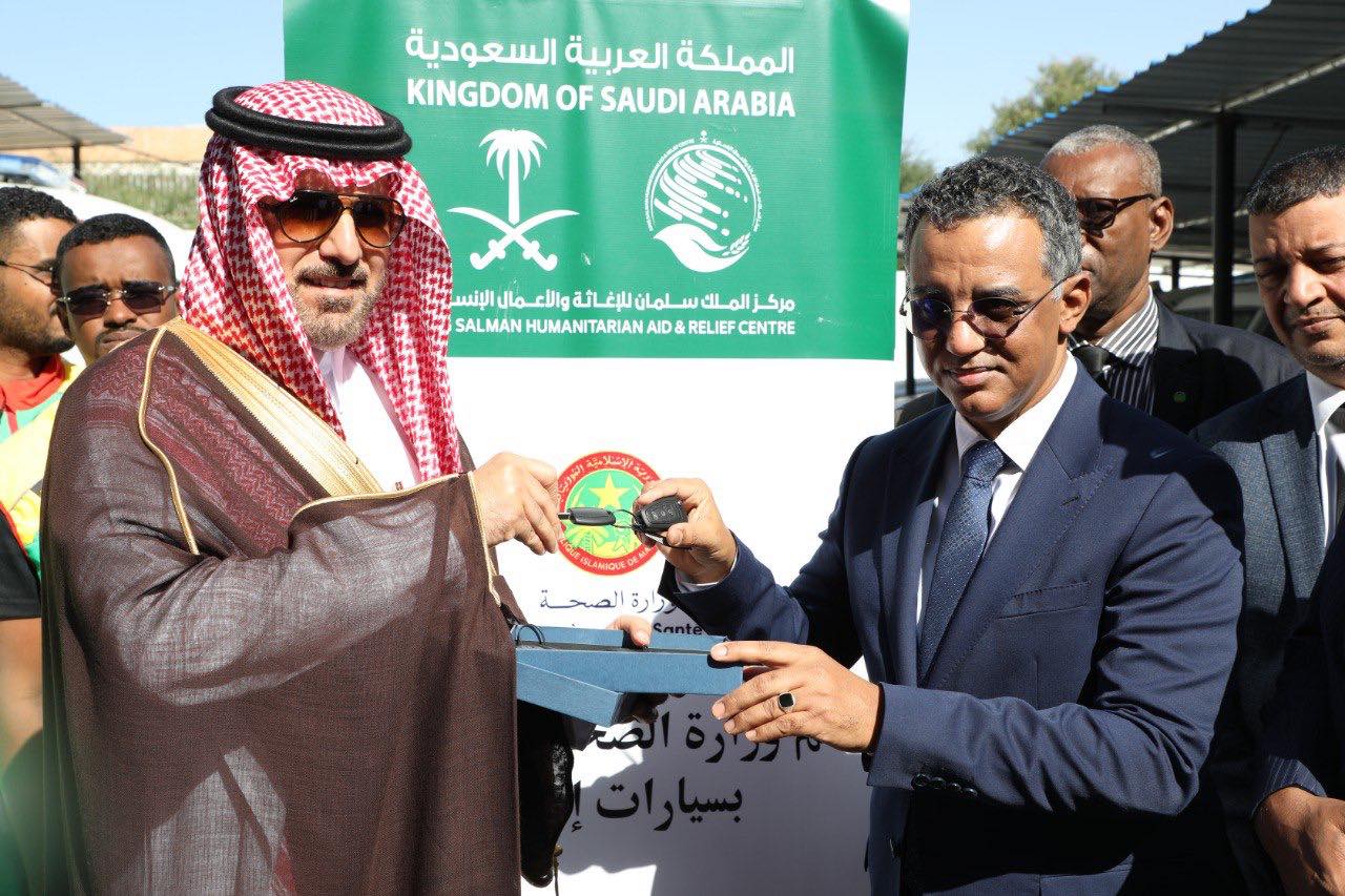 Santé : la Mauritanie reçoit six ambulances offertes par l’Arabie saoudite en soutien au service SAMU 