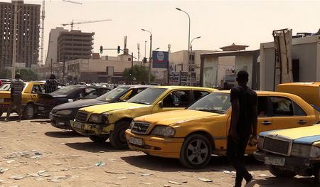 Nouakchott :  augmentation du tarif du transport, la population dans le désarroi, les taximan se frottent les mains