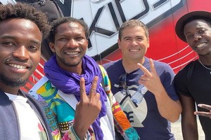 The Voice: Ziza Youssouf, candidat réfugié à Belgrade, est dans le top 10 des votes en ligne